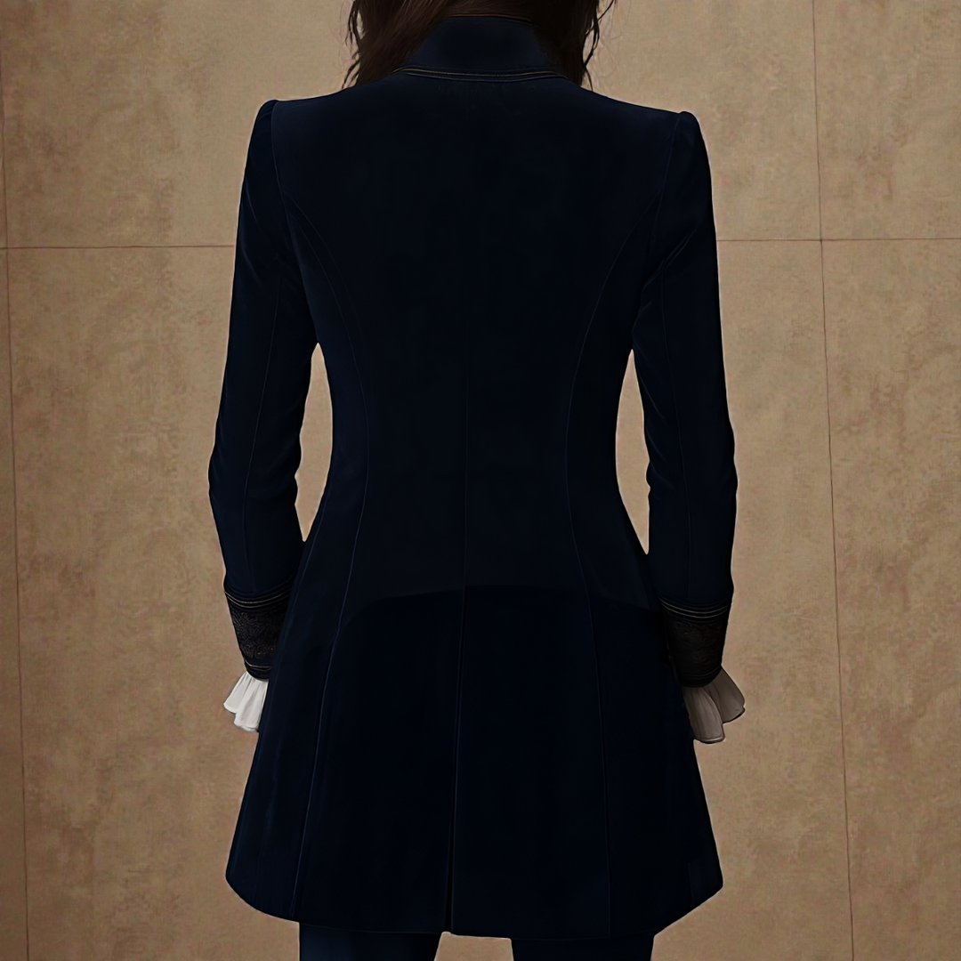 Matilda – Elegant Velvet Jacket